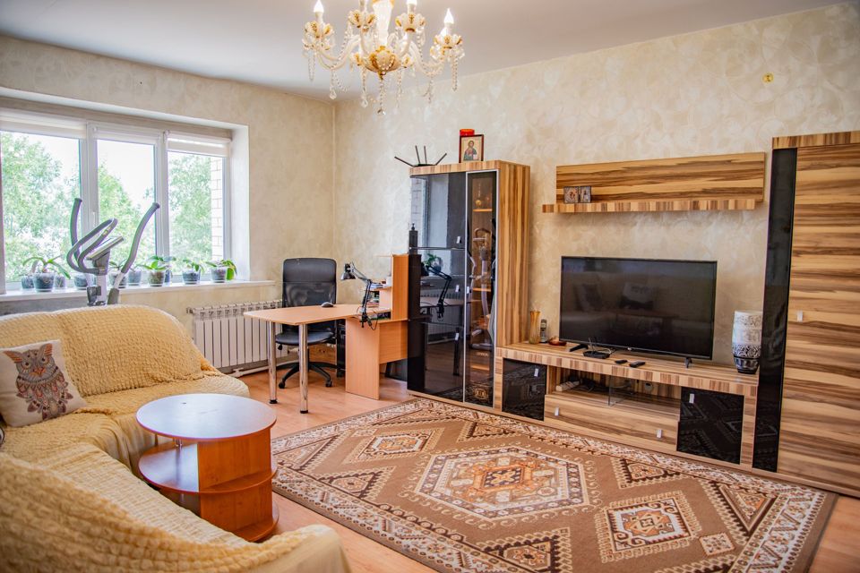 Продаётся 3-комнатная квартира, 75.8 м²