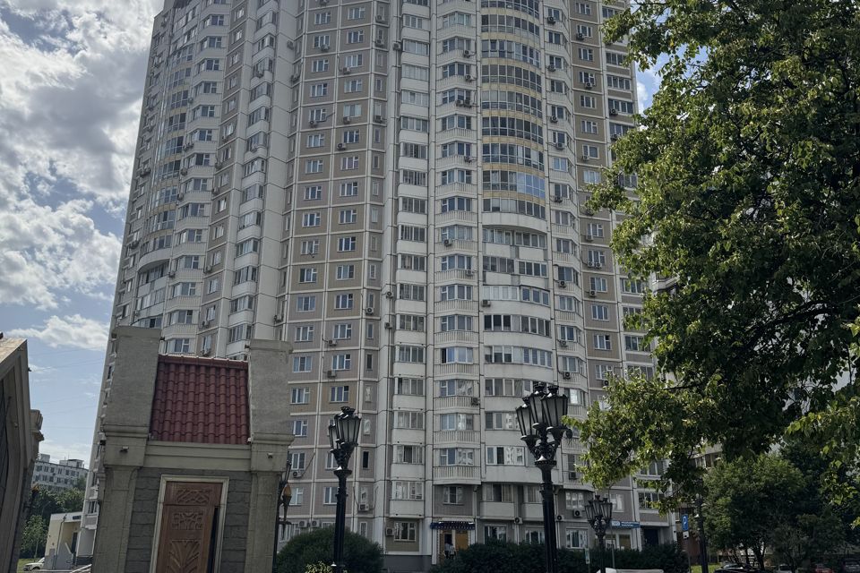 Продаётся 1-комнатная квартира, 42 м²