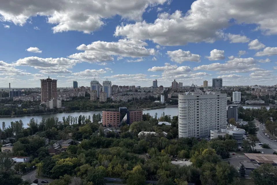 Продаётся 3-комнатная квартира, 140 м²