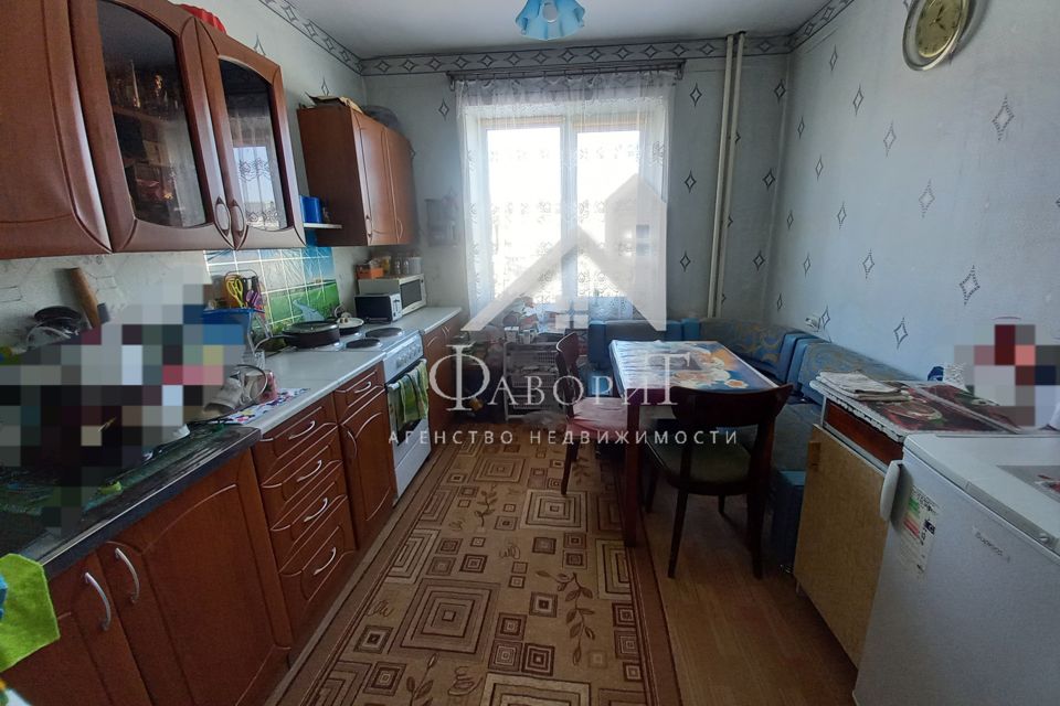 Продам квартиру осинники. Квартиры в осинниках купить 2 комнатную. 4х комнатная квартира осинники. Квартиры в осинниках кемеровской. Квартира революции 9 осинники.