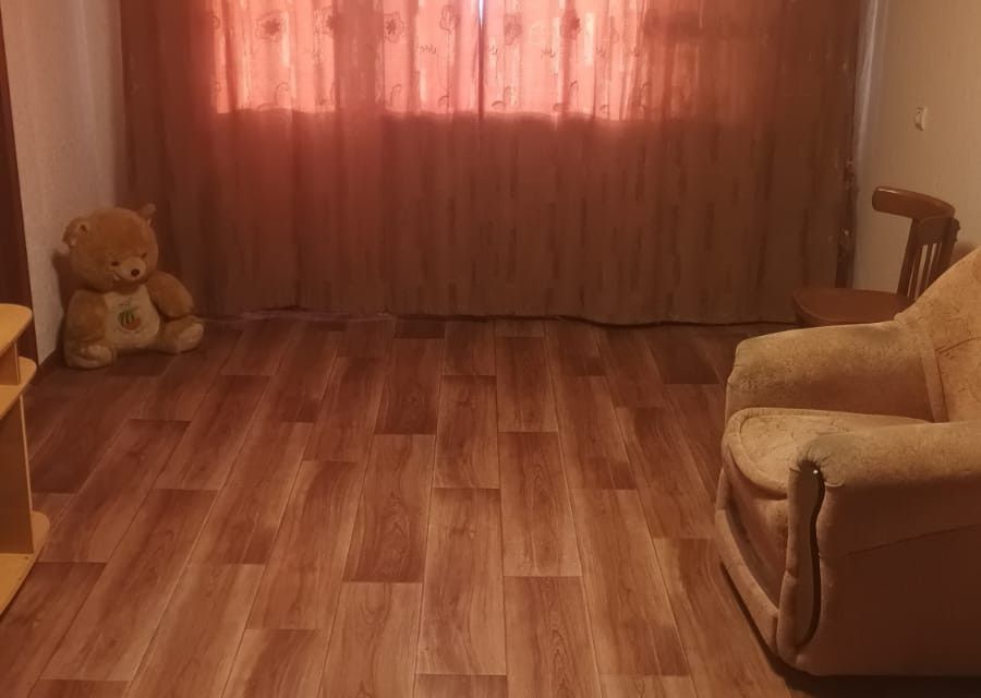 Продаётся 4-комнатная квартира, 60.9 м²