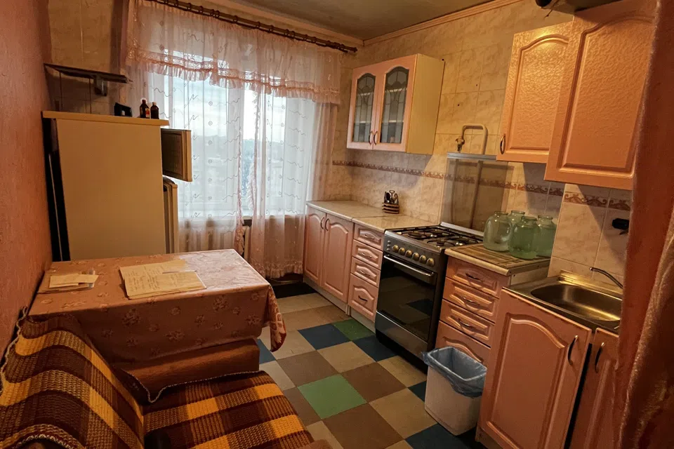 Продаётся 3-комнатная квартира, 60.7 м²