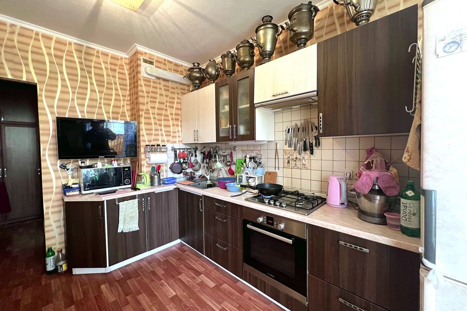 Продаётся 1-комнатная квартира, 42 м²
