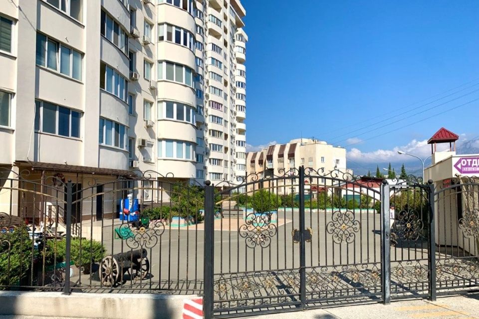Продаётся 3-комнатная квартира, 109 м²