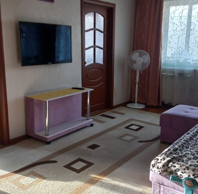 Продаётся 4-комнатная квартира, 61.9 м²