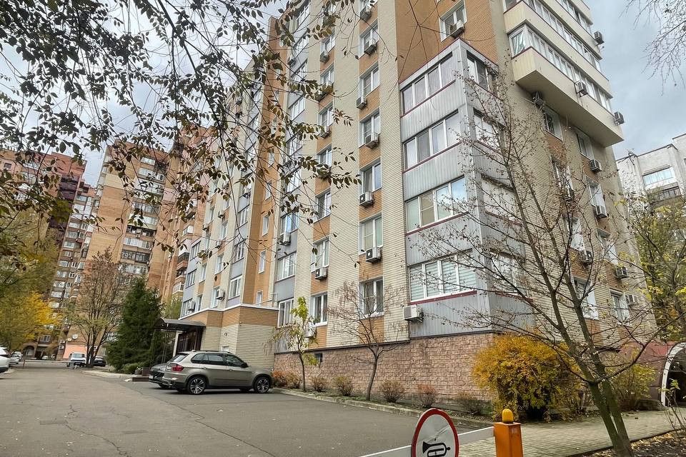 Продаётся 3-комнатная квартира, 125 м²