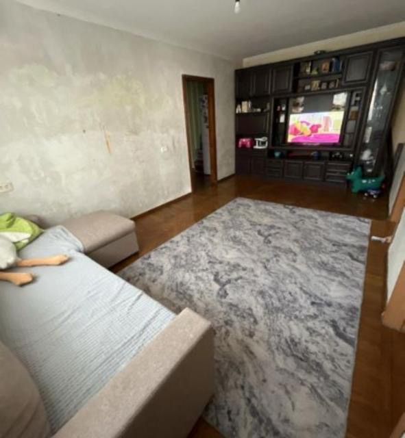 Продаётся 4-комнатная квартира, 63.5 м²