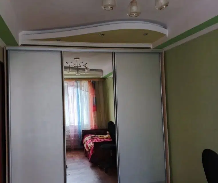 Продаётся 3-комнатная квартира, 52.6 м²