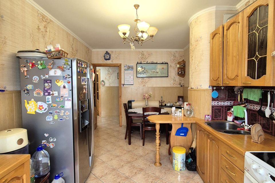 Продаётся 4-комнатная квартира, 82 м²