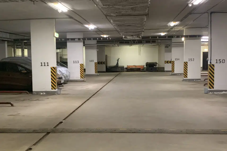 Продаётся машиноместо, 16 м²