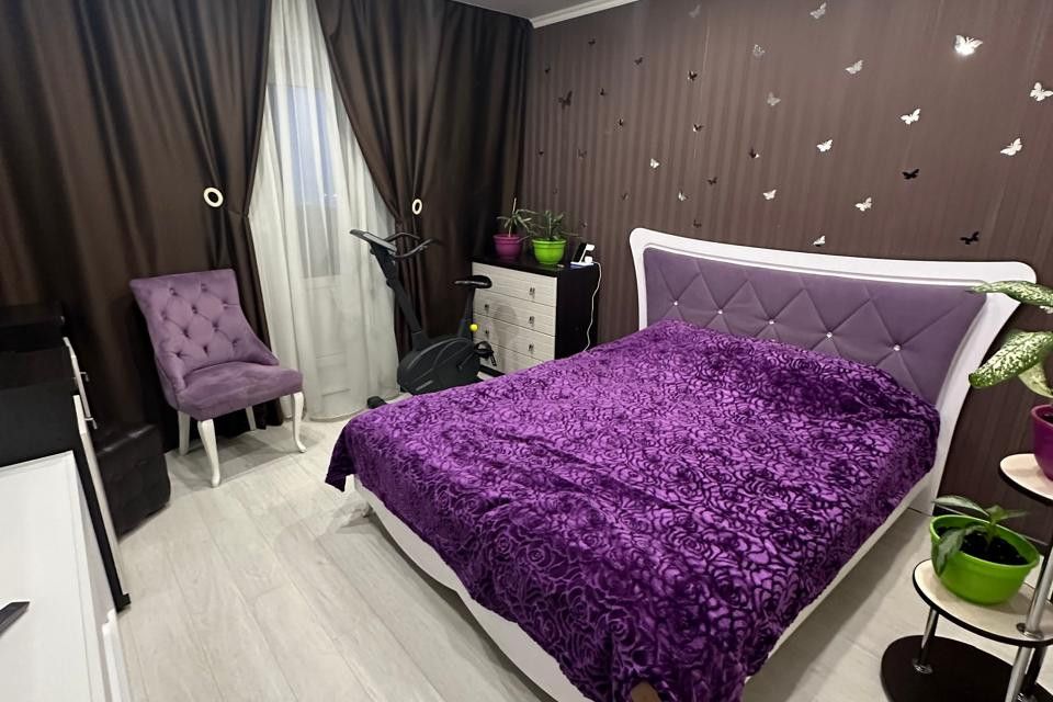 Продаётся 4-комнатная квартира, 90.6 м²