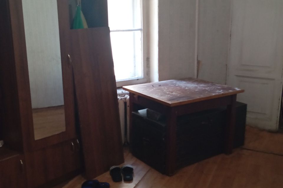 Продаётся 4-комнатная квартира, 156.3 м²