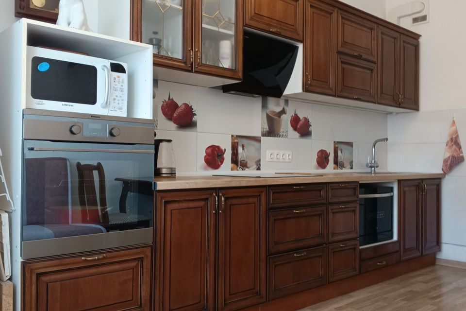 Продаётся 1-комнатная квартира, 56.2 м²