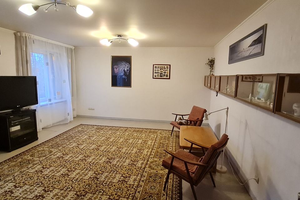 Продаётся 3-комнатная квартира, 109.7 м²