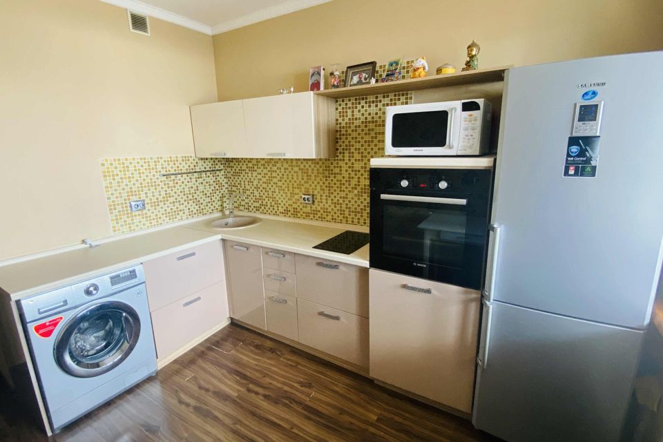 Продаётся 1-комнатная квартира, 42.1 м²