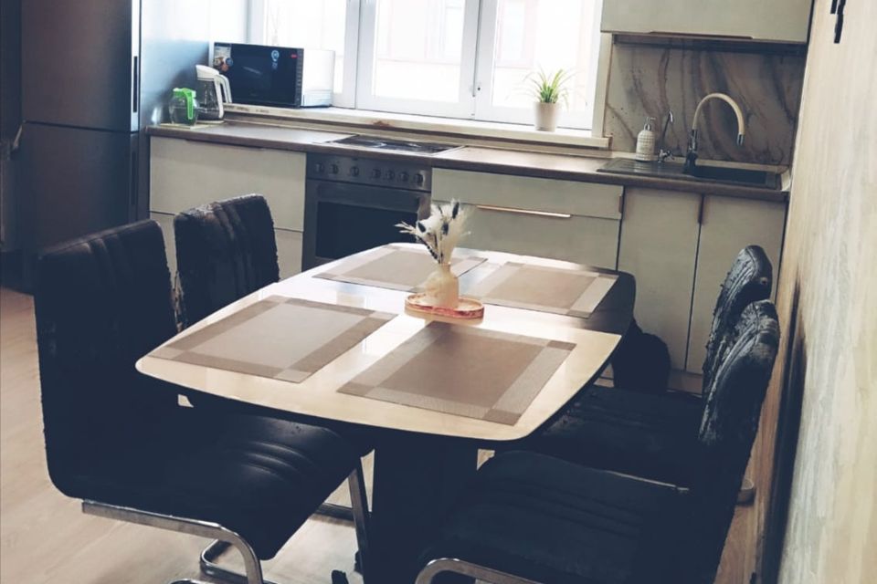 Продаётся 2-комнатная квартира, 65.2 м²