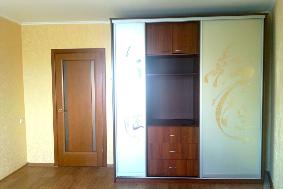 Продаётся 4-комнатная квартира, 80.6 м²