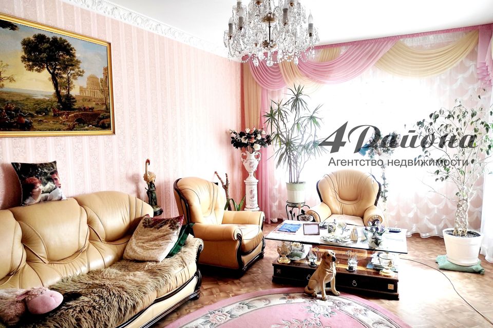 Продаётся 3-этажный дом, 400 м²