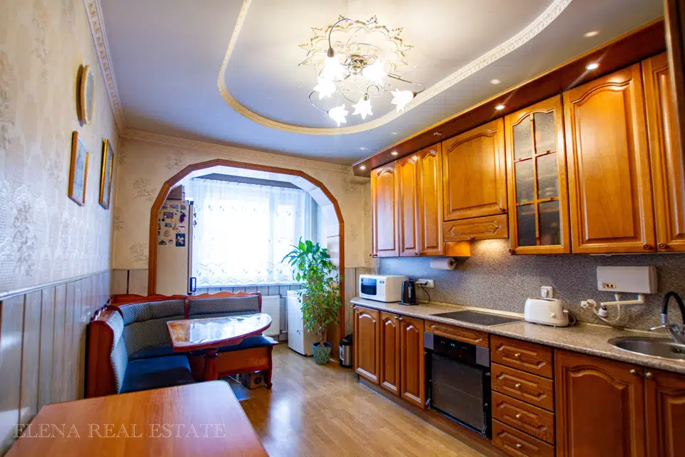 Продаётся 3-комнатная квартира, 93 м²