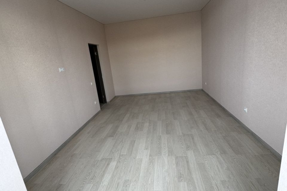 Продаётся 1-комнатная квартира, 42 м²