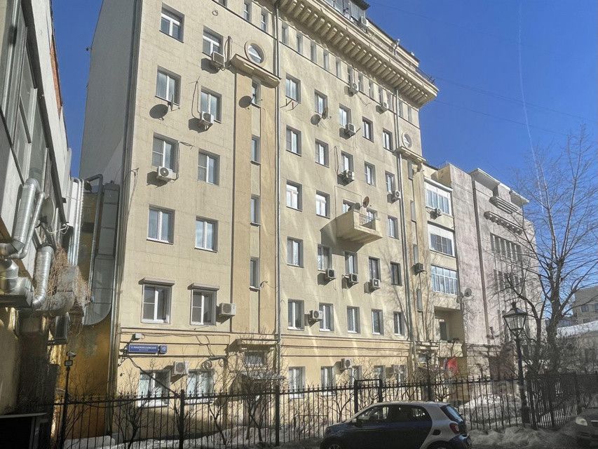 Продаётся 4-комнатная квартира, 72 м²
