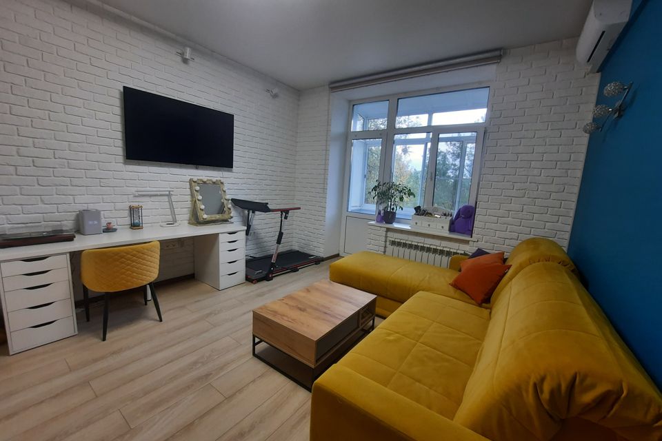 Продаётся 1-комнатная квартира, 42.1 м²