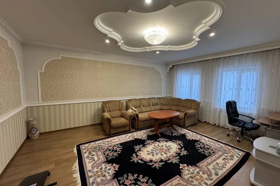 Продаётся 2-этажный дом, 200 м²