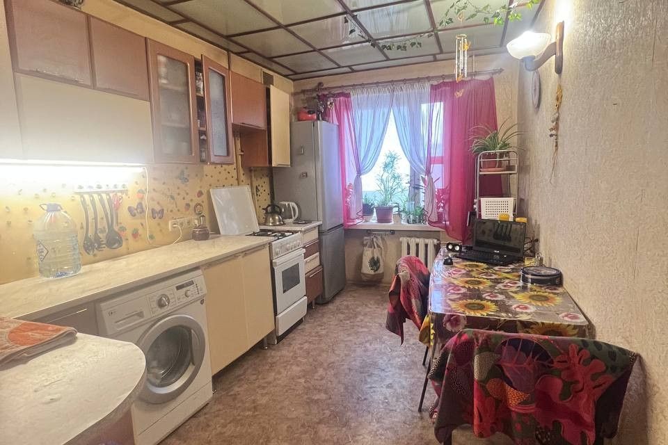 Продаётся 4-комнатная квартира, 107 м²