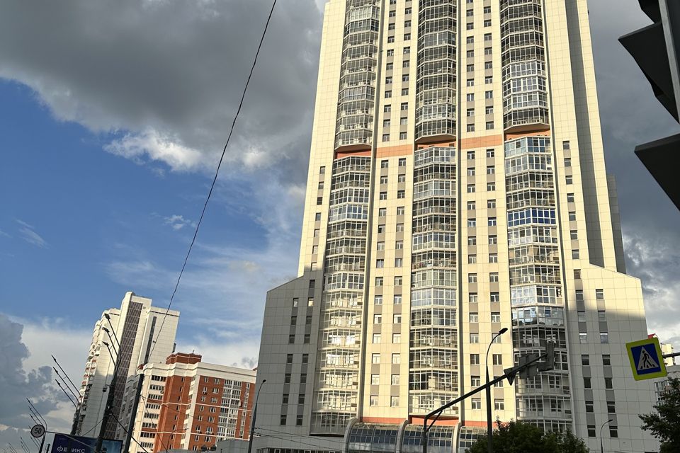 Продаётся 1-комнатная квартира, 70.2 м²