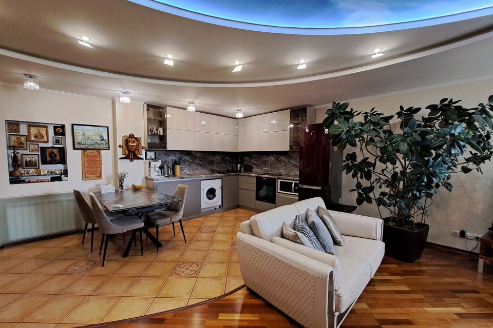 Продаётся 2-комнатная квартира, 110.3 м²