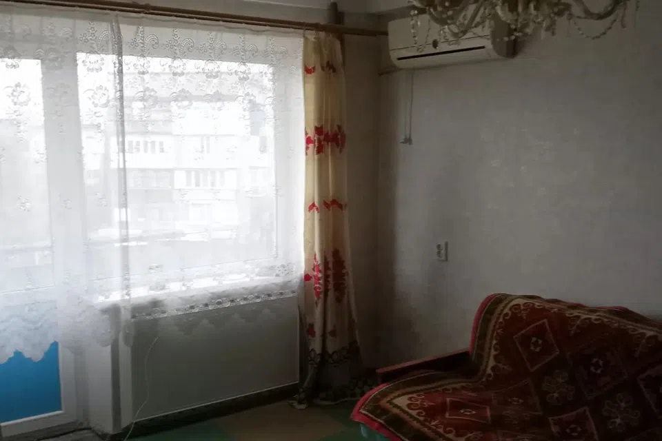 Продаётся 4-комнатная квартира, 56 м²