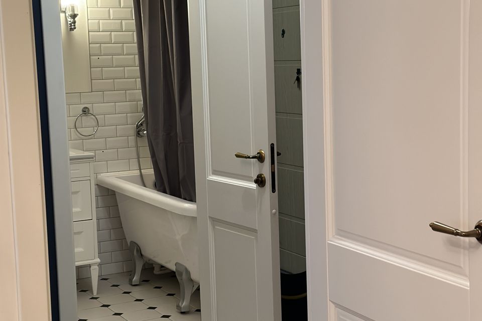 Продаётся 1-комнатная квартира, 42 м²