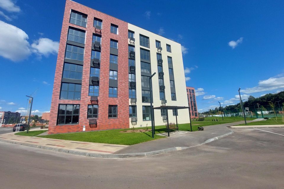 Продаётся 4-комнатная квартира, 103 м²