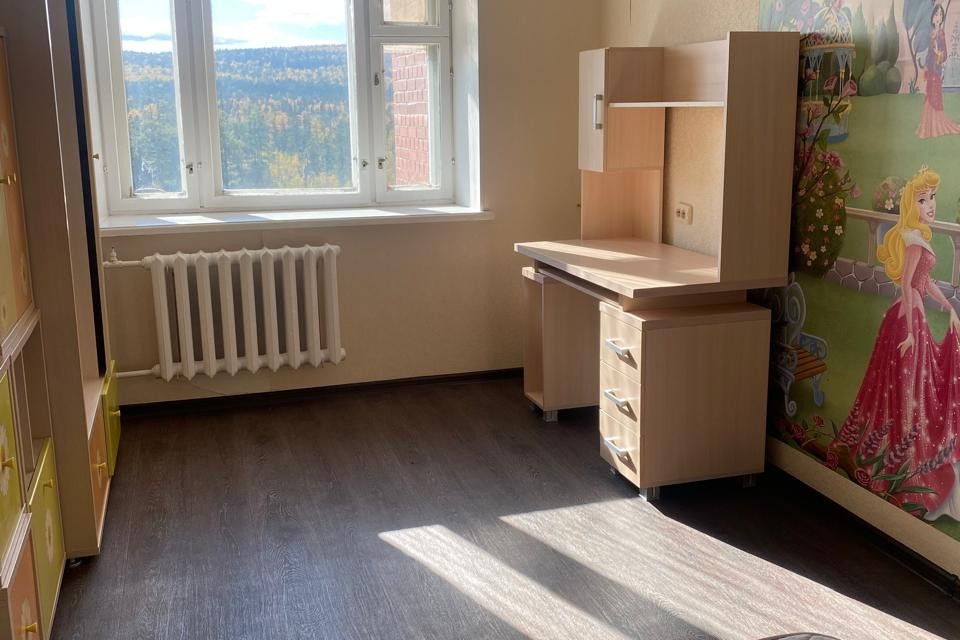 Продаётся 3-комнатная квартира, 74.6 м²