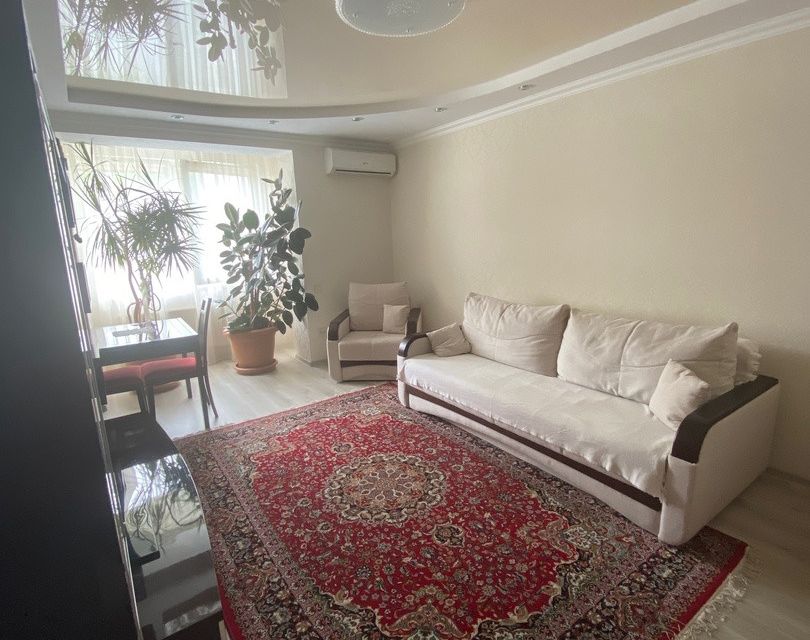 Продаётся 3-комнатная квартира, 74.7 м²