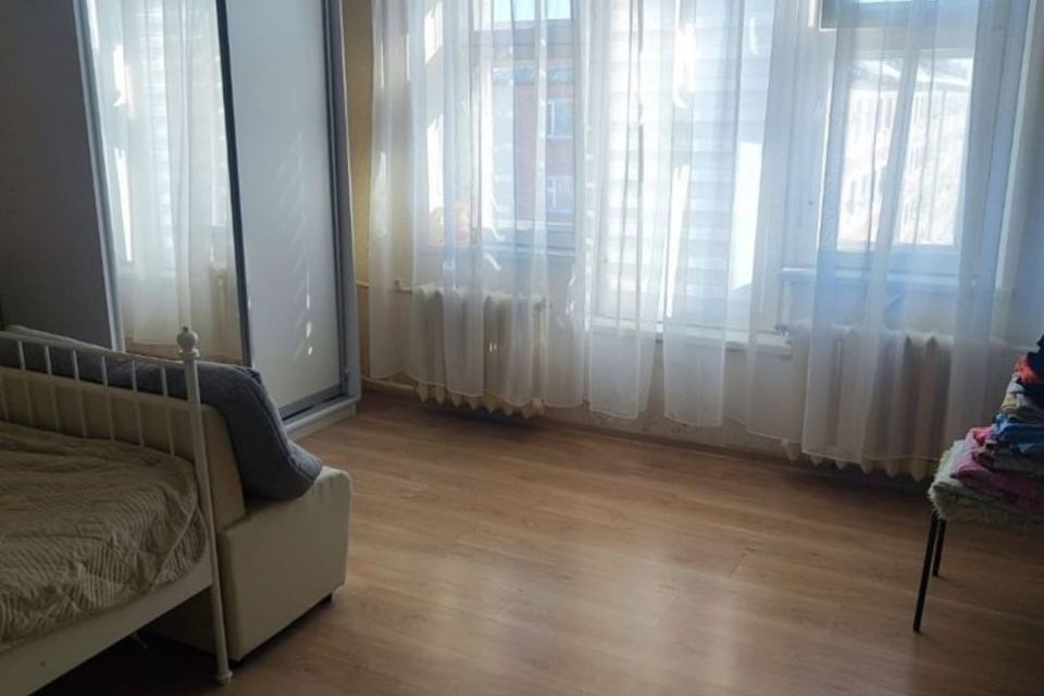 Продаётся 1-комнатная квартира, 54.4 м²