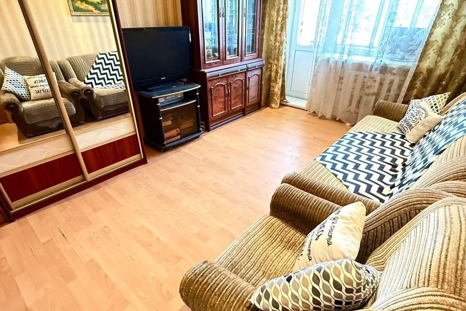 Продаётся 3-комнатная квартира, 50.5 м²