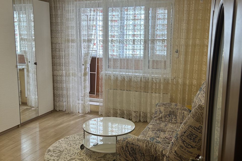 Продаётся 1-комнатная квартира, 42 м²