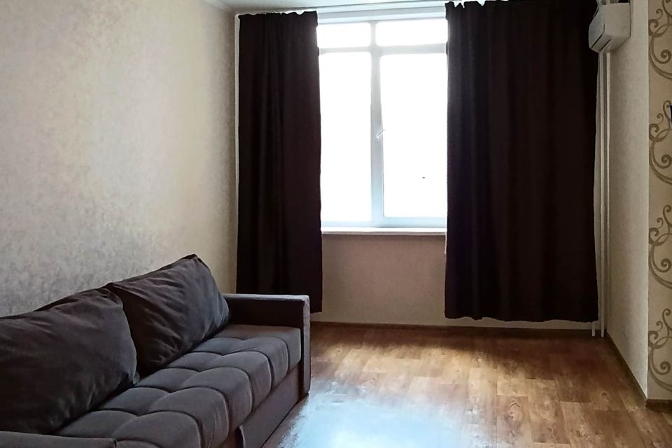 Сдаётся 2-комнатная квартира, 70 м²
