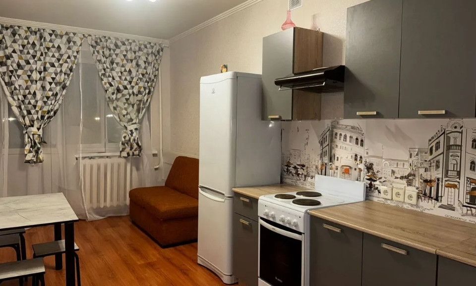 Сдаётся 1-комнатная квартира, 56 м²