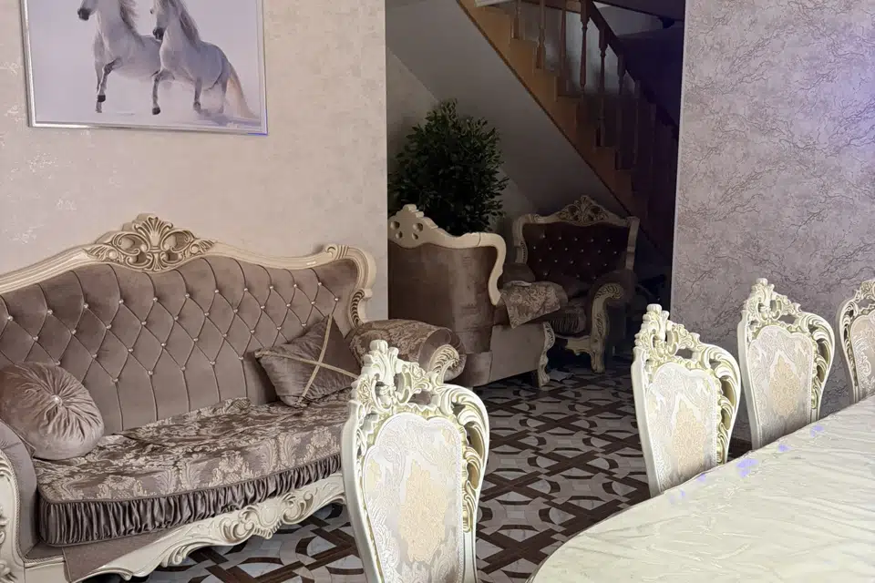 Сдаётся 3-комнатная квартира, 105 м²