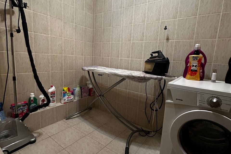 Продаётся 4-комнатная квартира, 153.8 м²