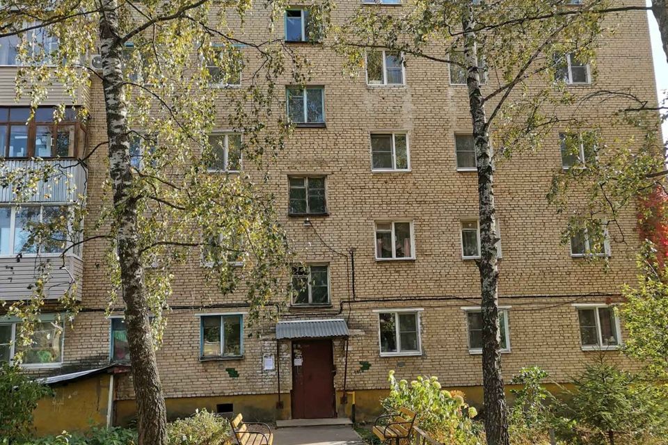 Продаётся 4-комнатная квартира, 62.4 м²