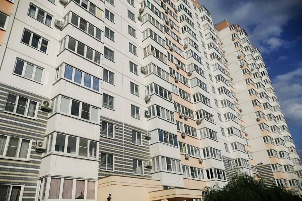 Продаётся 2-комнатная квартира, 57 м²