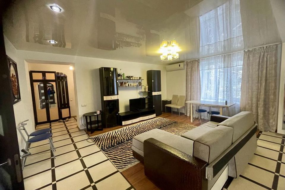 Сдаётся 3-комнатная квартира, 90 м²