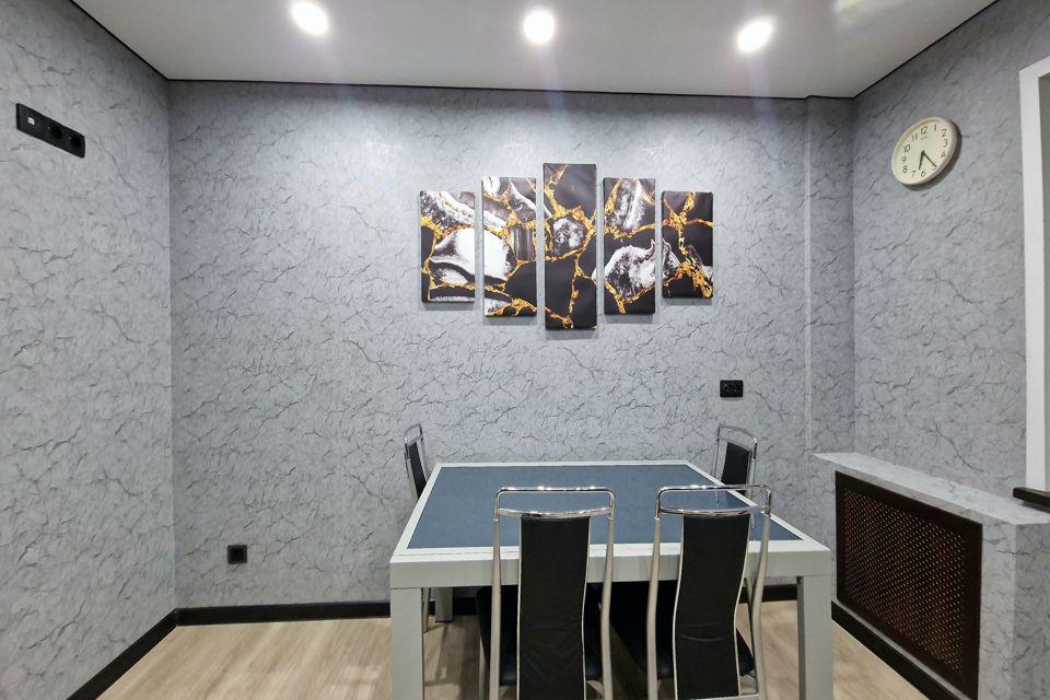 Продаётся 2-комнатная квартира, 56.9 м²