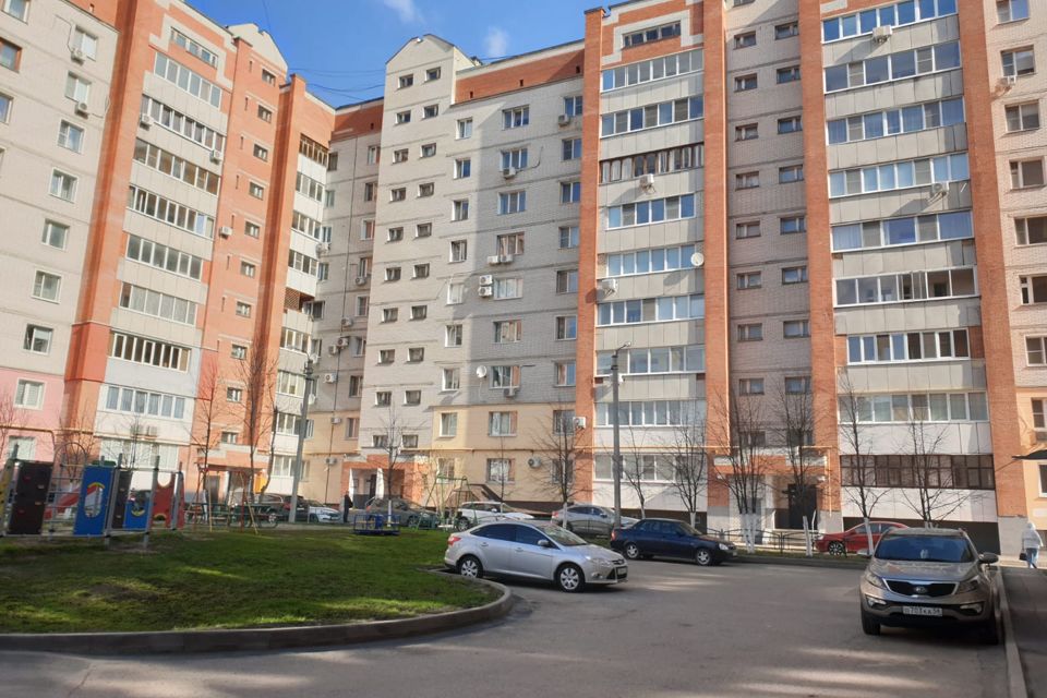 Продаётся 3-комнатная квартира, 101.6 м²