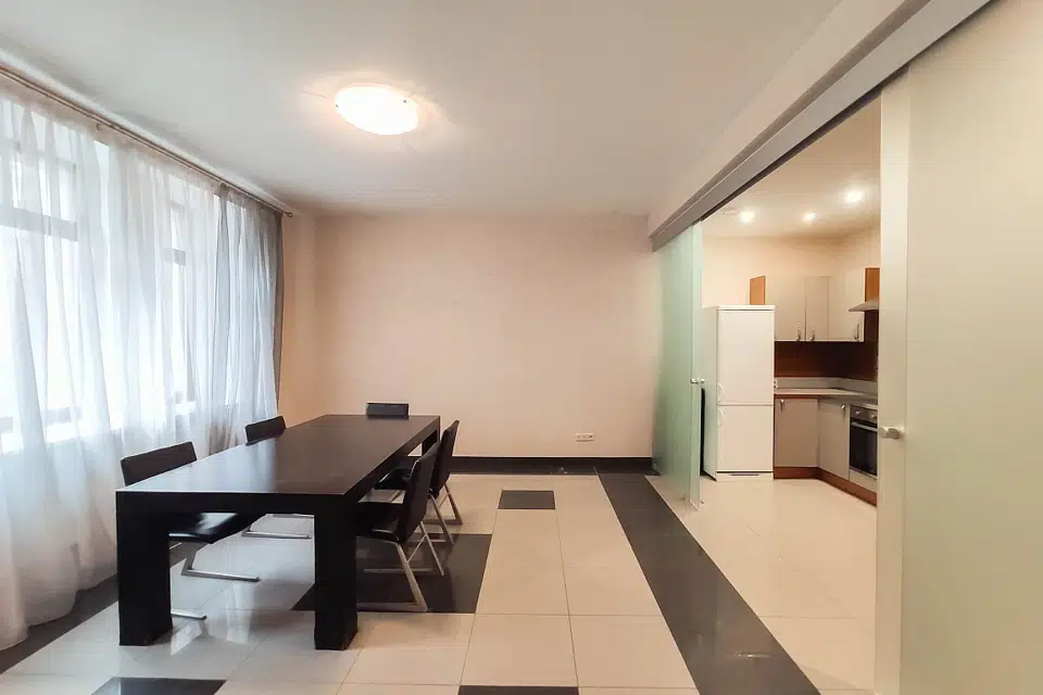Продаётся 5-комнатная квартира, 167.9 м²