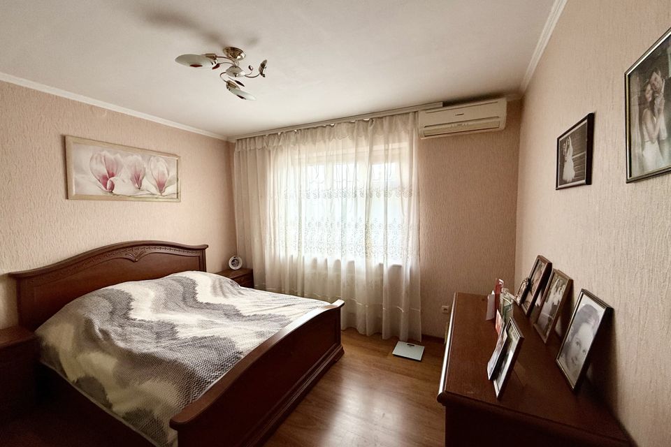 Продаётся 2-этажный дом, 200 м²