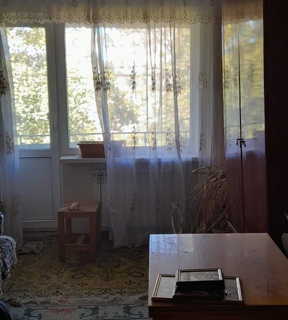 Продаётся 4-комнатная квартира, 65.7 м²